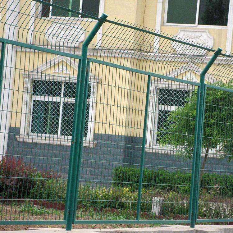 福建公路邊折彎護欄網