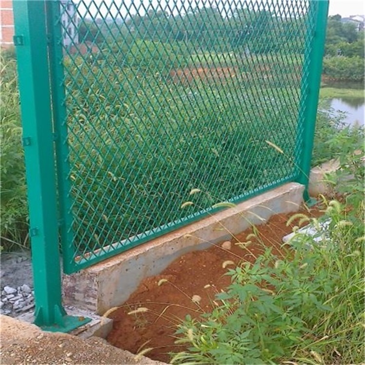 福建河道鋼板網(wǎng)隔離柵