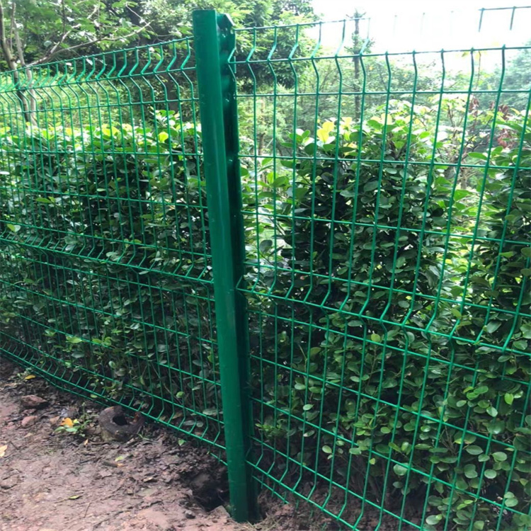 福建桃心柱鐵絲網(wǎng)圍欄