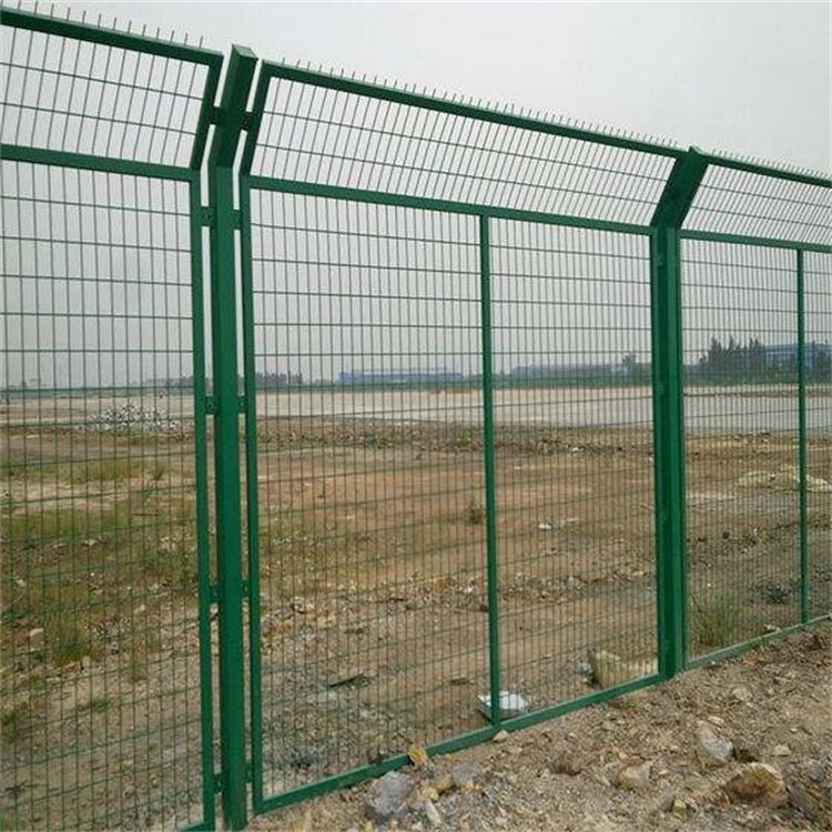 云南光伏發電站護欄網的特點