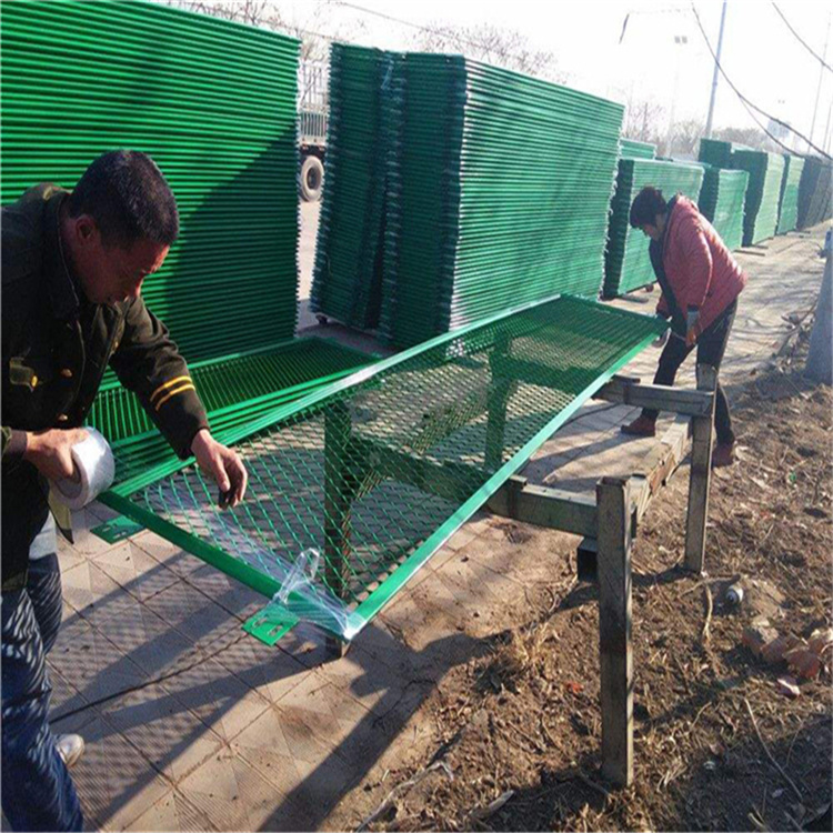 浙江高速公路護欄安裝設施